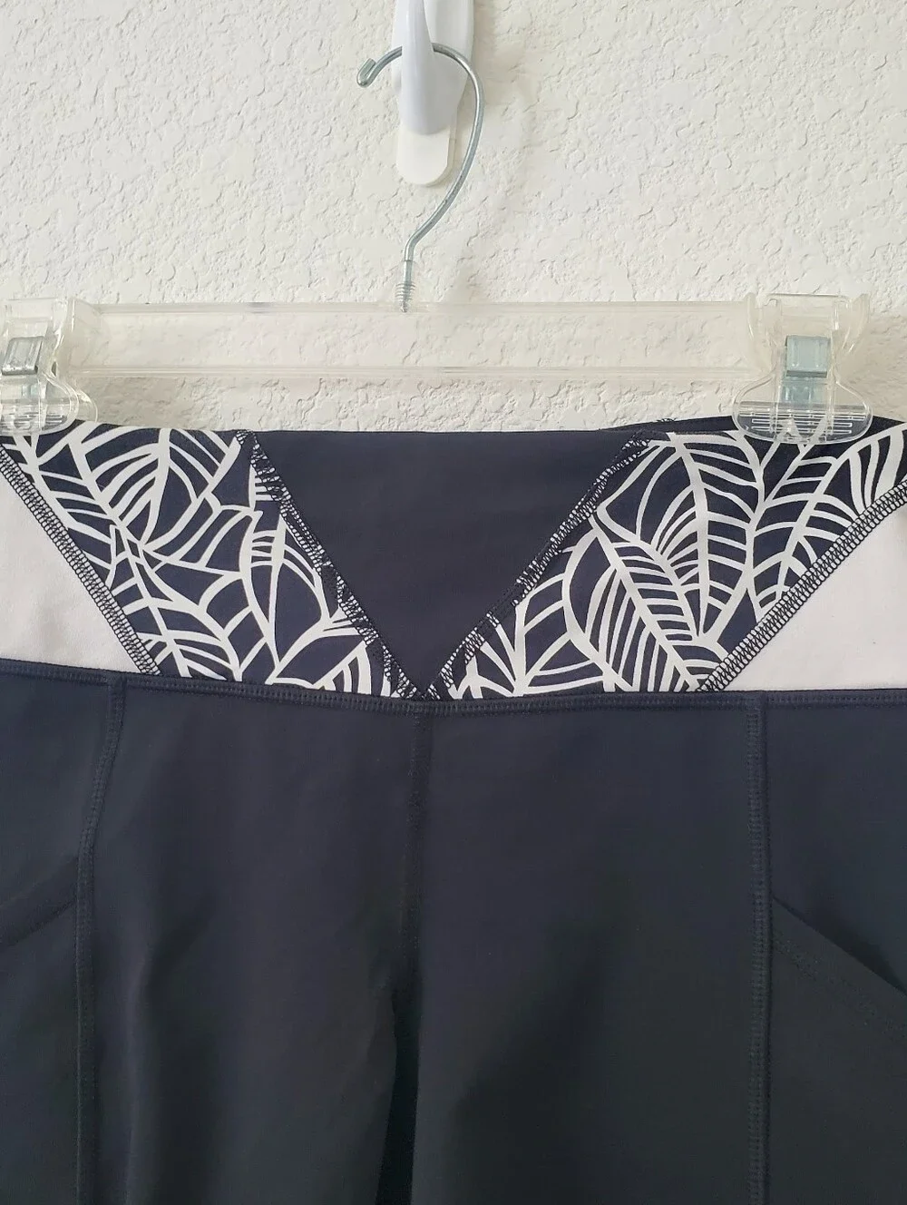 Lululemon Run Dart & Dash Black Bike Shorts 6 Contrast Quilt Waistband Hiking